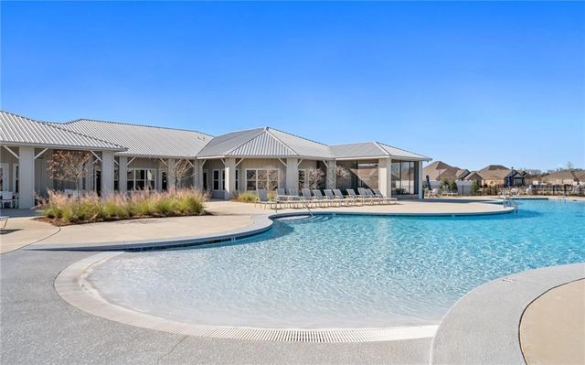 10680 Northern Dancer Court, Daphne, AL 36526