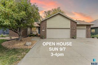 806 E Chestnut St, Harrisburg, SD 57032