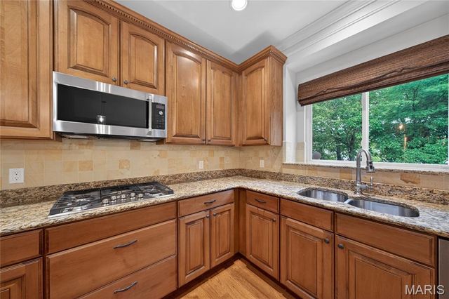 1050 Brook Mont Drive, O'fallon, MO 63366