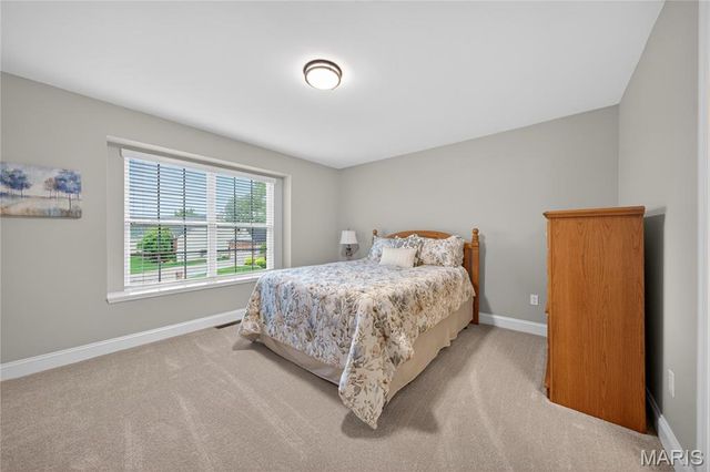 1050 Brook Mont Drive, O'fallon, MO 63366