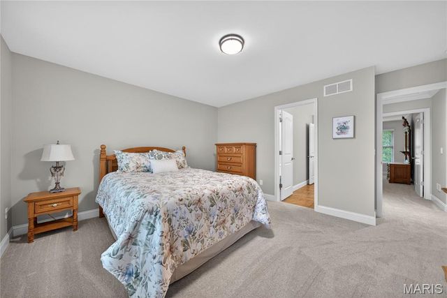 1050 Brook Mont Drive, O'fallon, MO 63366