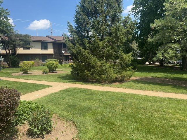 571 Somerset Lane 5, Crystal Lake, IL 60014