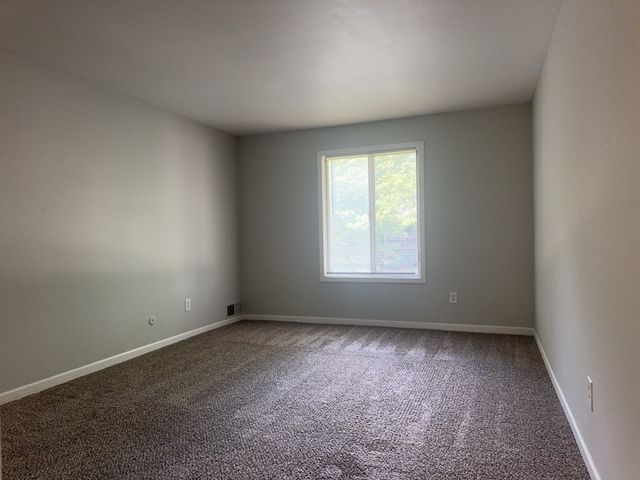 571 Somerset Lane 5, Crystal Lake, IL 60014