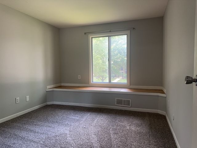 571 Somerset Lane 5, Crystal Lake, IL 60014