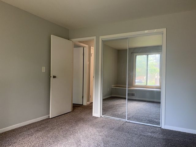 571 Somerset Lane 5, Crystal Lake, IL 60014