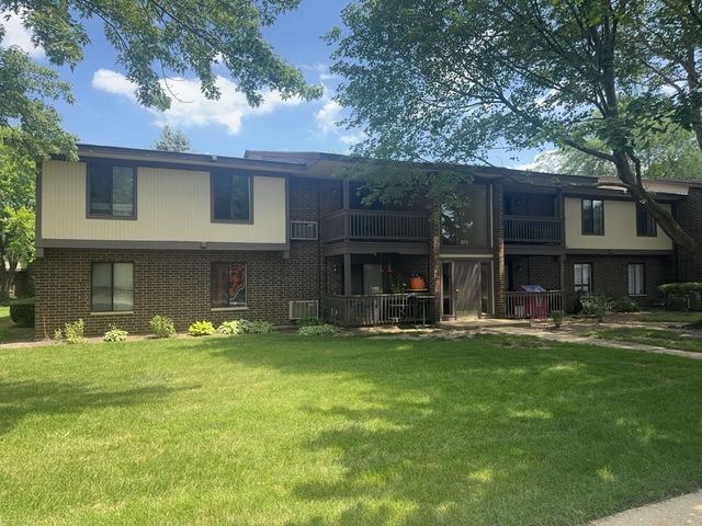 571 Somerset Lane 5, Crystal Lake, IL 60014