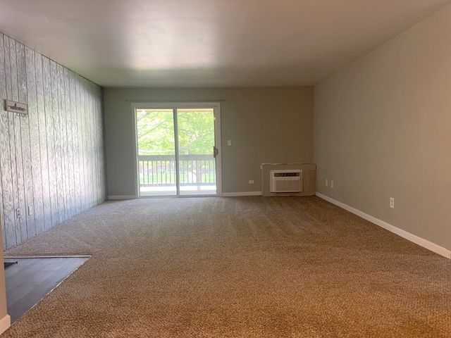 571 Somerset Lane 5, Crystal Lake, IL 60014