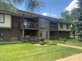 571 Somerset Lane 5, Crystal Lake, IL 60014