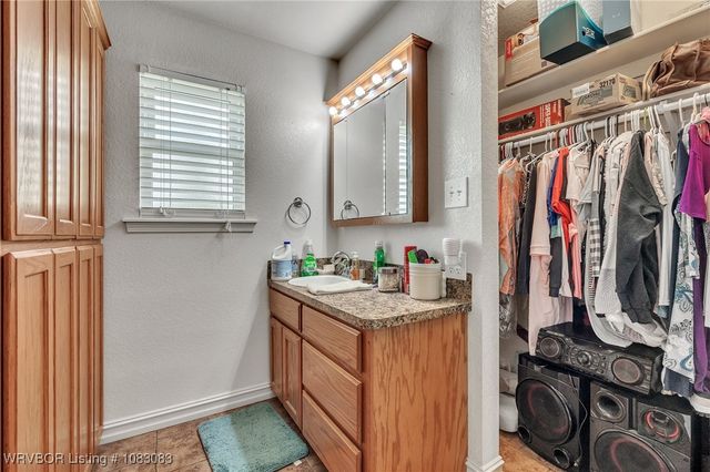 1204 Hollywood Place, Lavaca, AR 72941