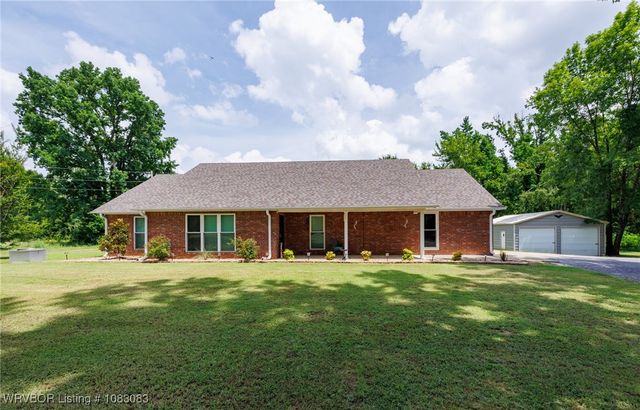1204 Hollywood Place, Lavaca, AR 72941