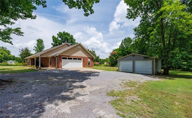 1204 Hollywood Place, Lavaca, AR 72941