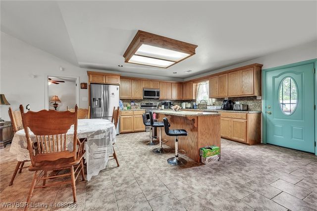 1204 Hollywood Place, Lavaca, AR 72941