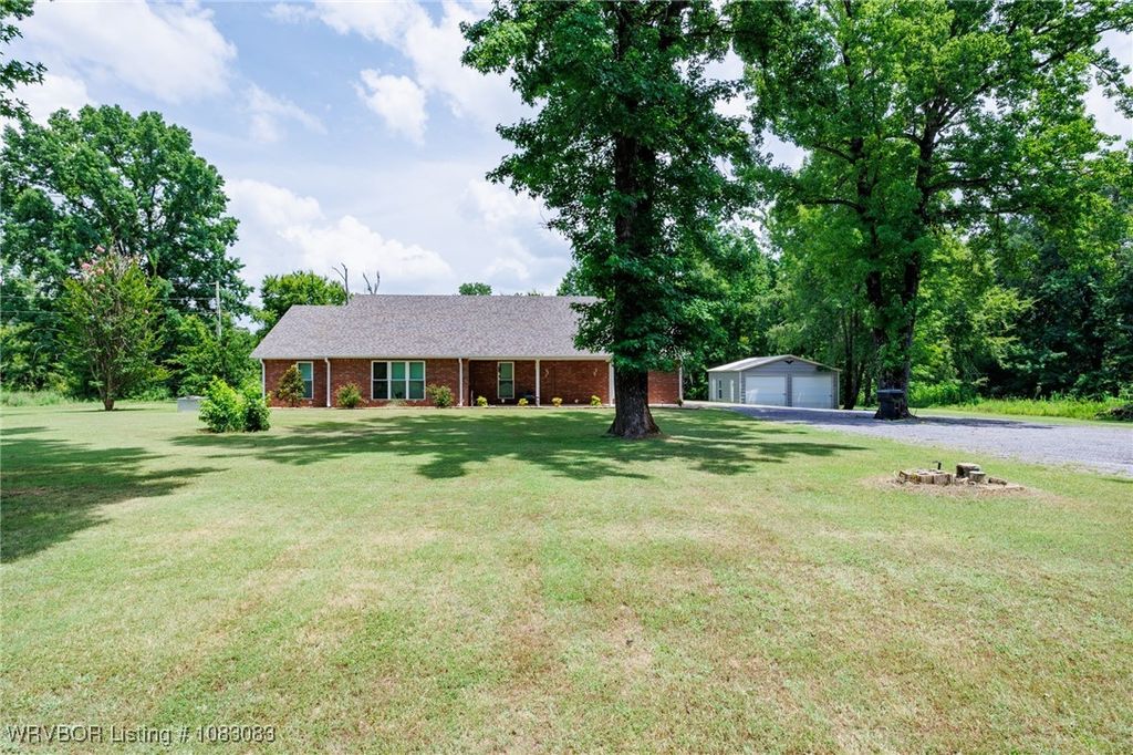 1204 Hollywood Place, Lavaca, AR 72941