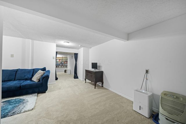 891 Dunvegan Circle, Pickerington, OH 43147