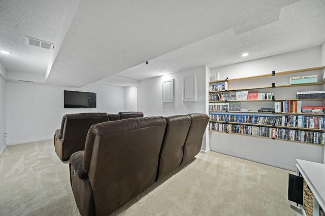 891 Dunvegan Circle, Pickerington, OH 43147