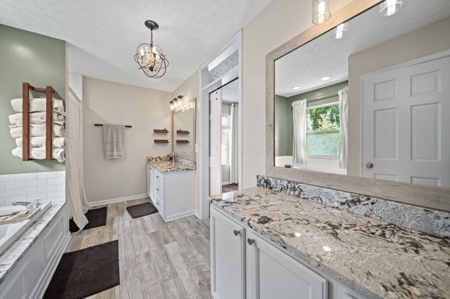 891 Dunvegan Circle, Pickerington, OH 43147