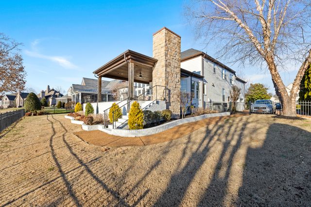 945 Plantation Blvd, Gallatin, TN 37066