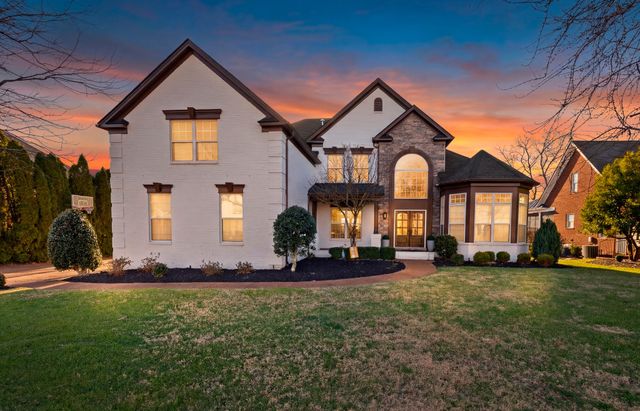 945 Plantation Blvd, Gallatin, TN 37066