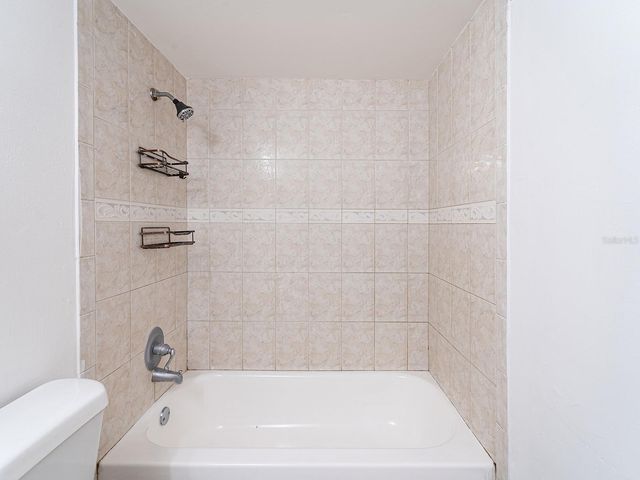 2876 SOMERSET PARK DRIVE 201, Tampa, FL 33613