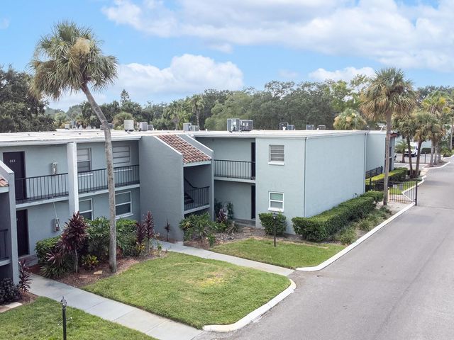 2876 SOMERSET PARK DRIVE 201, Tampa, FL 33613