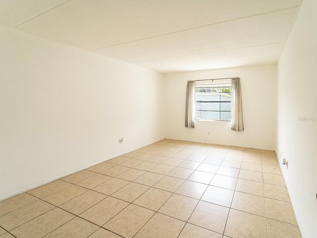 2876 SOMERSET PARK DRIVE 201, Tampa, FL 33613