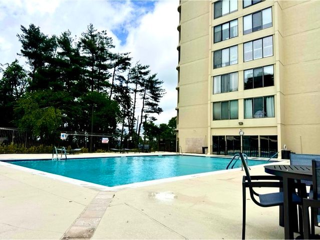 6666 Brookmont Ter Apt 208, Nashville, TN 37205