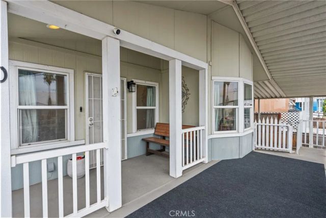 21500 Lassen 180, Chatsworth, CA 91311