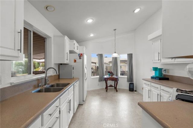 21500 Lassen 180, Chatsworth, CA 91311