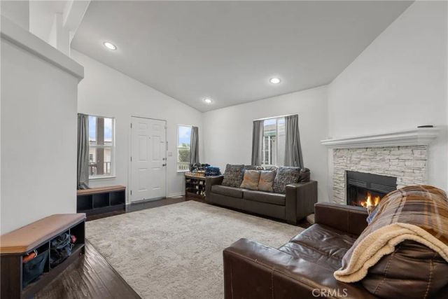 21500 Lassen 180, Chatsworth, CA 91311