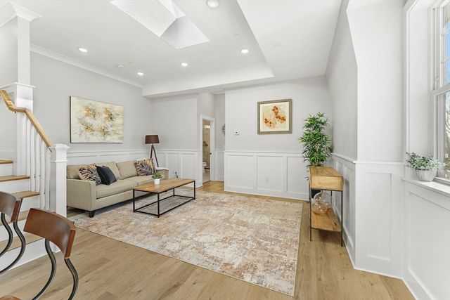 115 Thurston St I, Somerville, MA 02145