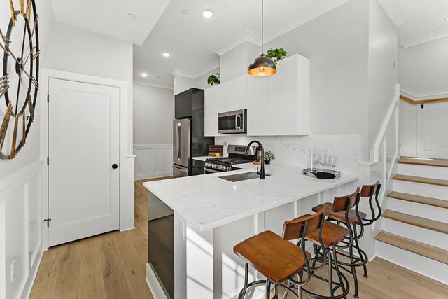 115 Thurston St I, Somerville, MA 02145