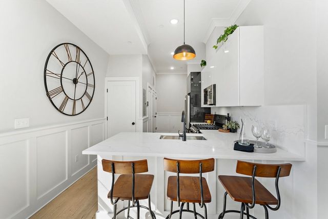 115 Thurston St I, Somerville, MA 02145