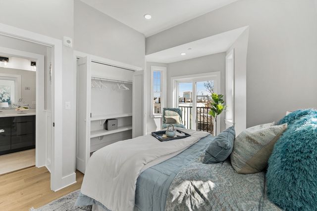 115 Thurston St I, Somerville, MA 02145