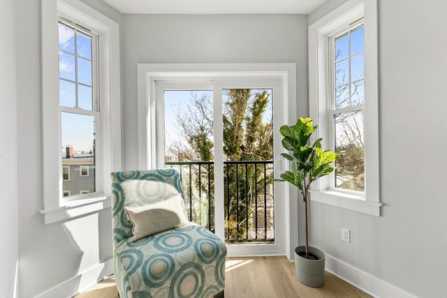 115 Thurston St I, Somerville, MA 02145