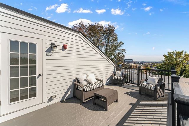 115 Thurston St I, Somerville, MA 02145