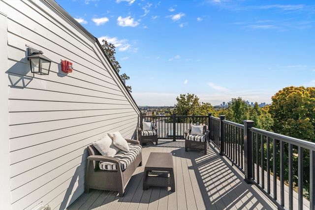 115 Thurston St I, Somerville, MA 02145