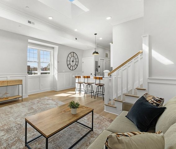 115 Thurston St I, Somerville, MA 02145