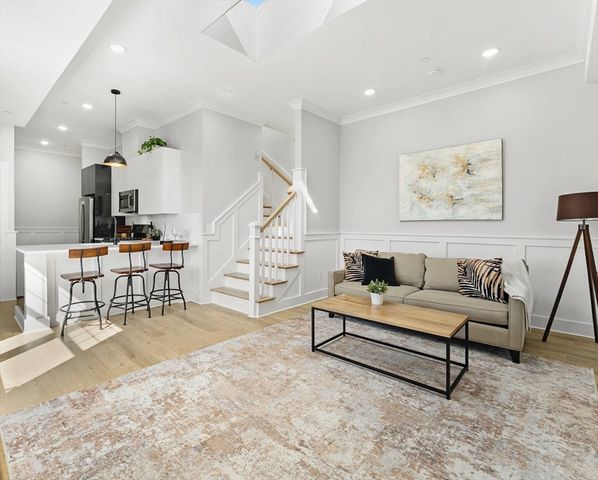 115 Thurston St I, Somerville, MA 02145