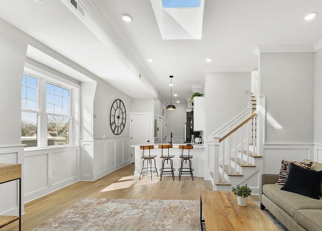 115 Thurston St I, Somerville, MA 02145