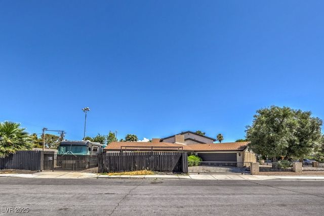 1420 South 8th Street, Las Vegas, NV 89104