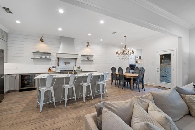 5740 Magnolia Trace, Gulf Breeze, FL 32563