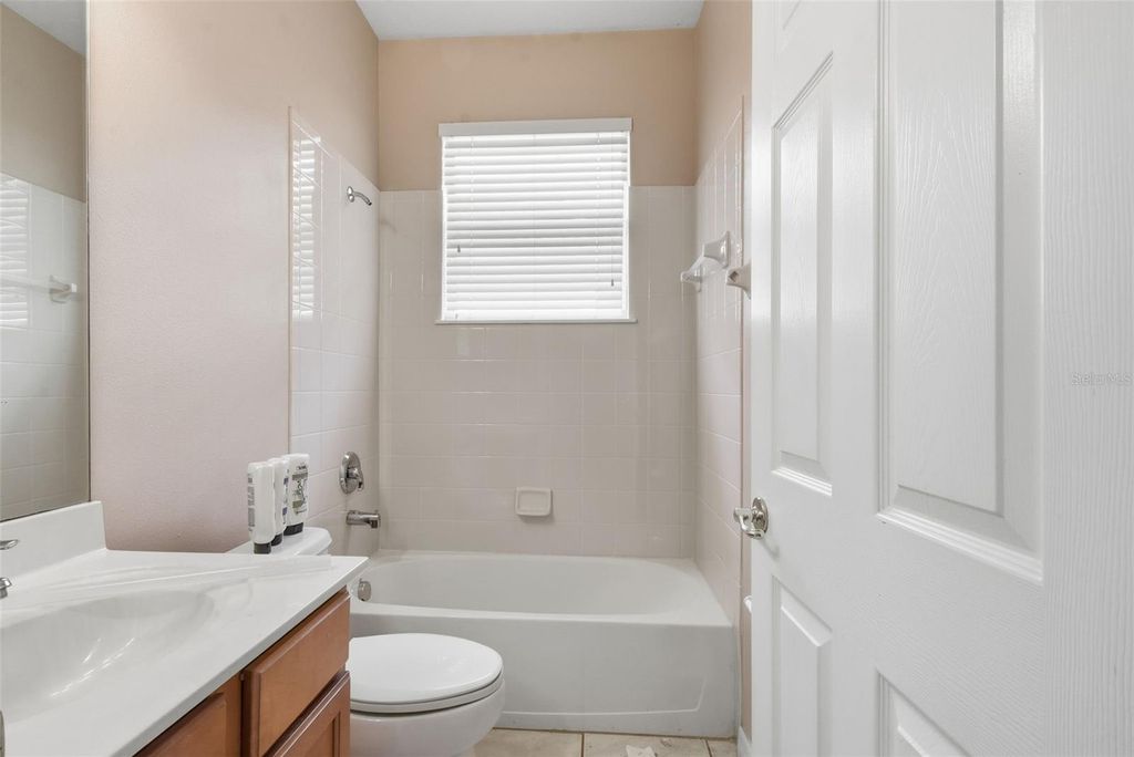 Image 26 of property listing at 929 LASCALA DRIVE, Windermere, FL 34786