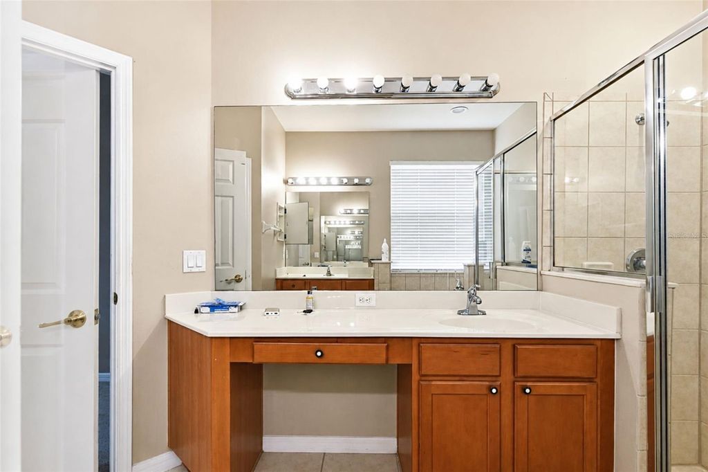 Image 29 of property listing at 929 LASCALA DRIVE, Windermere, FL 34786