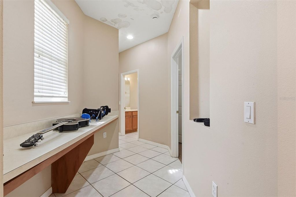 Image 30 of property listing at 929 LASCALA DRIVE, Windermere, FL 34786