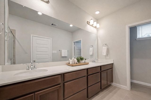 1521 Beach Oak Dr, Houston, TX 77084