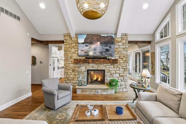 3601 Lerive Way, Chaska, MN 55318