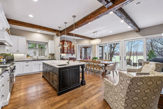 3601 Lerive Way, Chaska, MN 55318