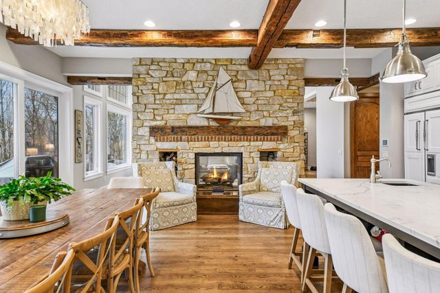 3601 Lerive Way, Chaska, MN 55318