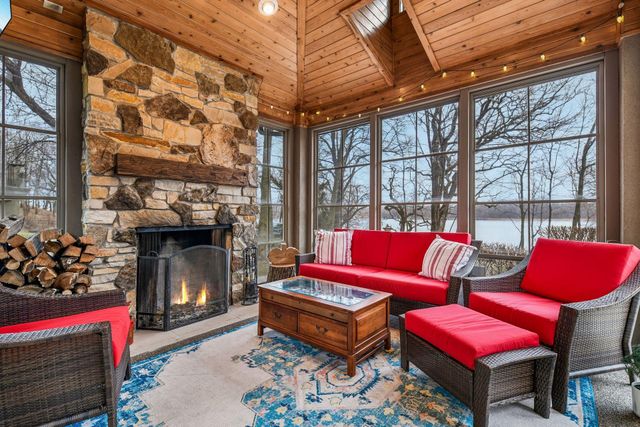 3601 Lerive Way, Chaska, MN 55318