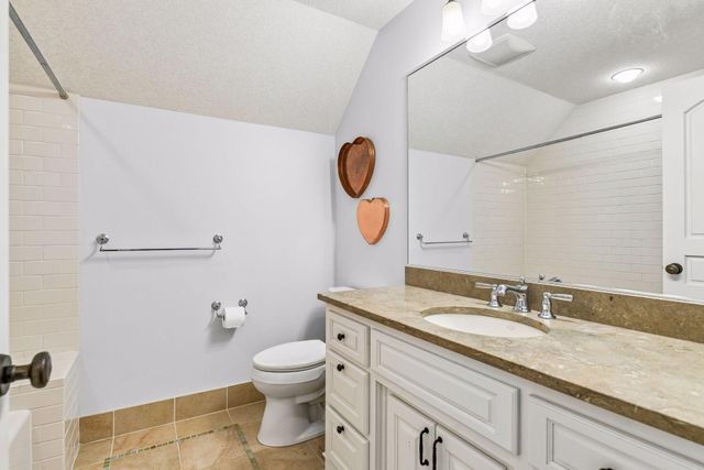 3601 Lerive Way, Chaska, MN 55318
